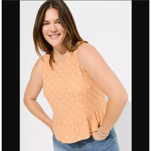 Torrid Crop Top 4X 26 Peach Floral Textured Knit Sleeveless High Neck Ruffle Hem - Picture 3 of 6